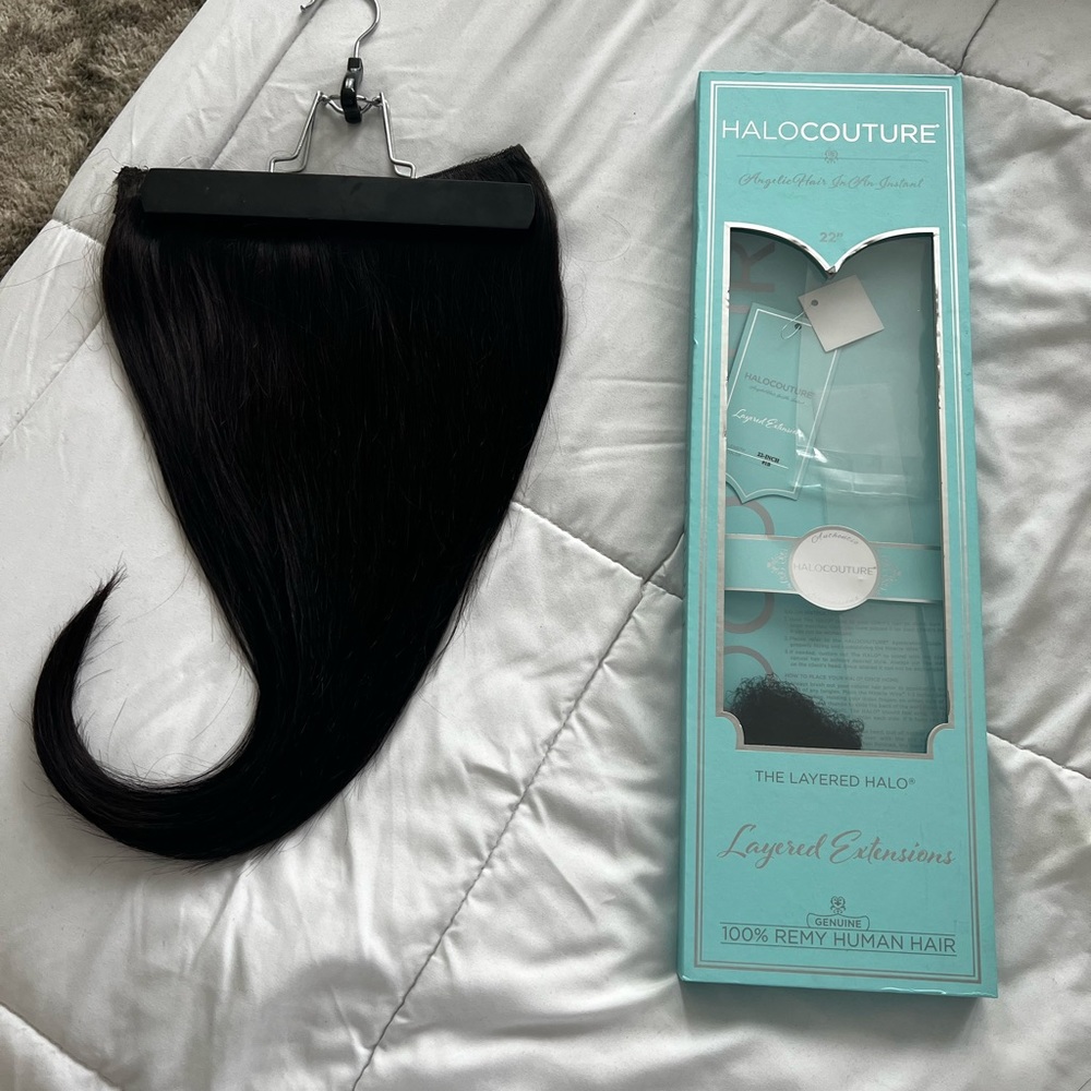 HALO COUTURE 22” DARK BROWN EXTENSIONS W/BOX